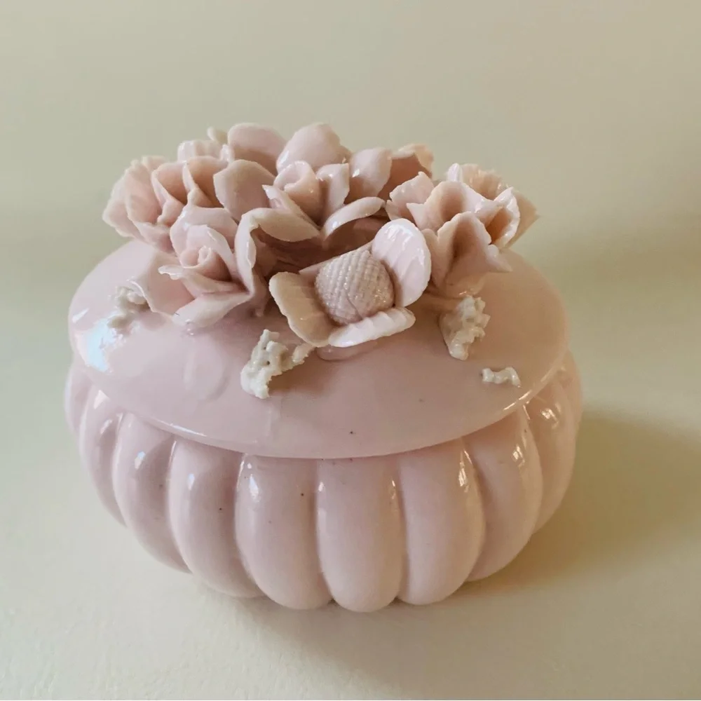A Lorrie Design box